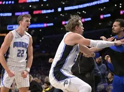 开云_迈阿密热火NBA战胜波士顿凯尔特人巴特勒罚球制胜(迈阿密热火总冠军)